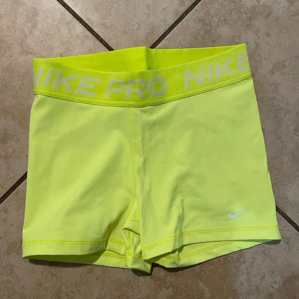 Nike pro